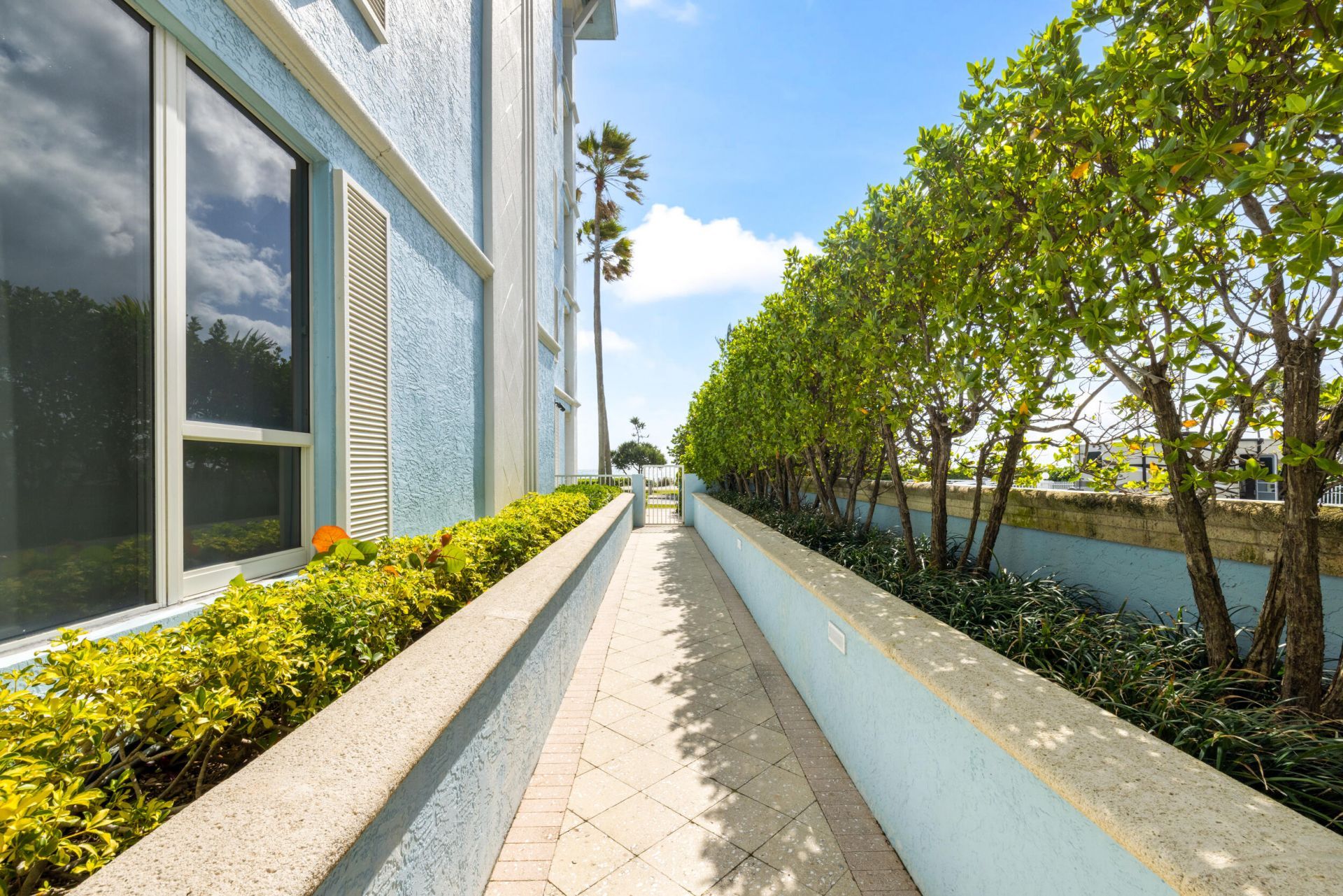 701 SE 21st Avenue, Unit 201, Deerfield Beach, FL 33441 Photo