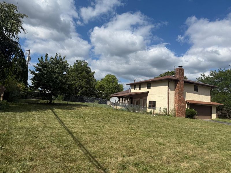 1239 Bradshire Drive, Columbus, OH 43220 Photo 12