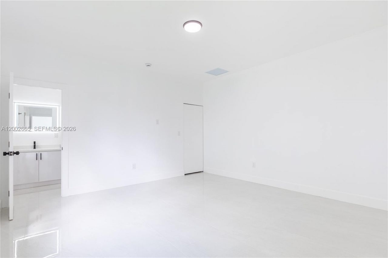 5550 SW 4th St, Miami, FL 33134 Photo