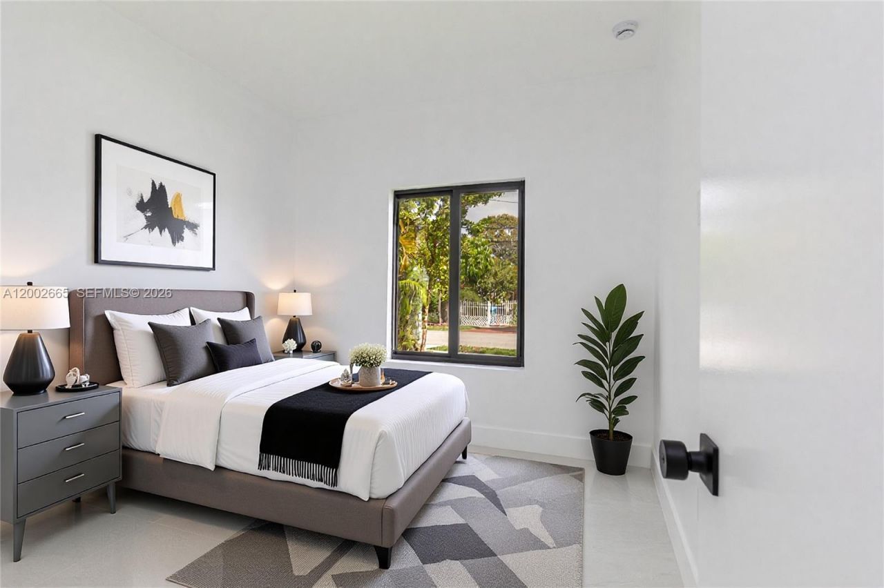 5550 SW 4th St, Miami, FL 33134 Photo