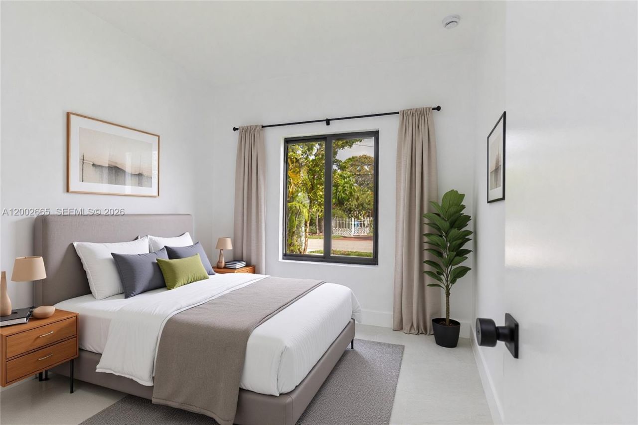 5550 SW 4th St, Miami, FL 33134 Photo