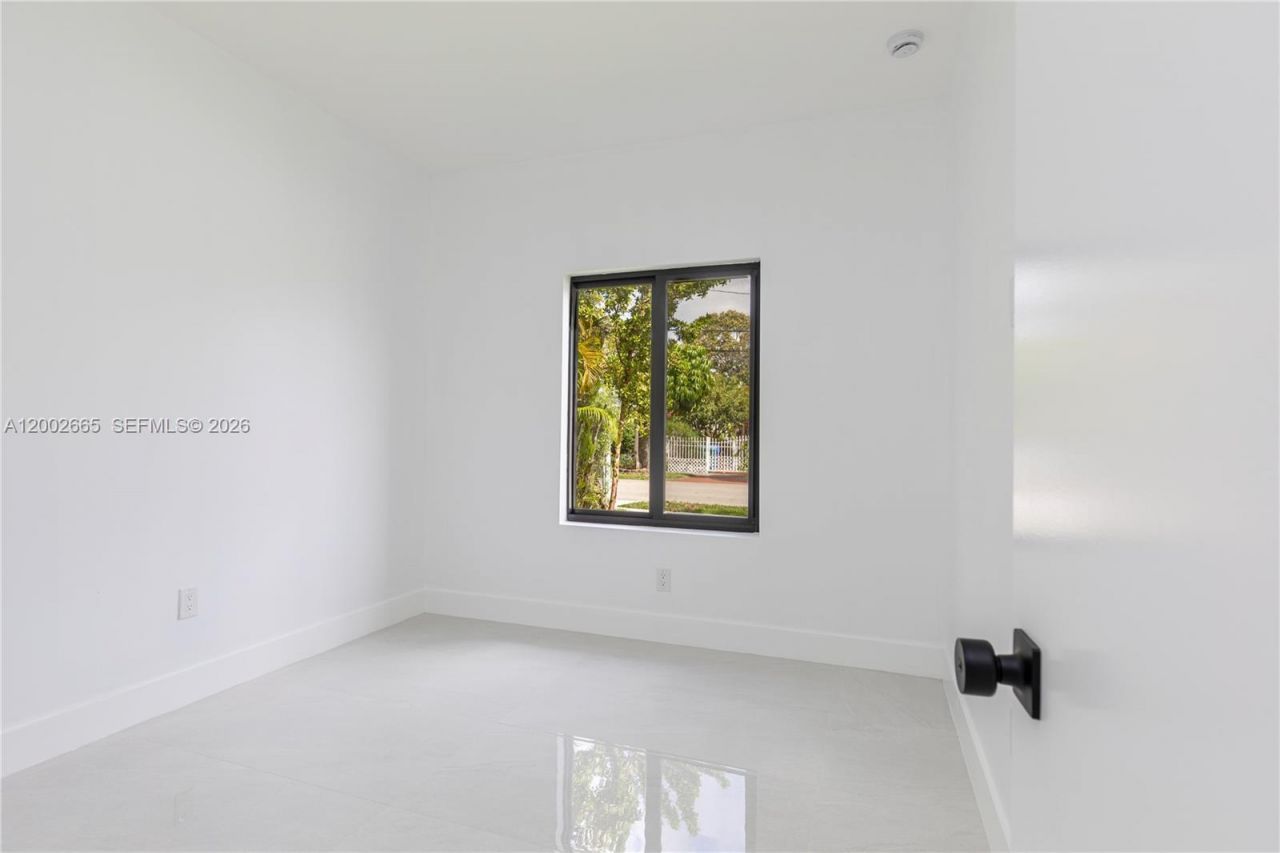 5550 SW 4th St, Miami, FL 33134 Photo
