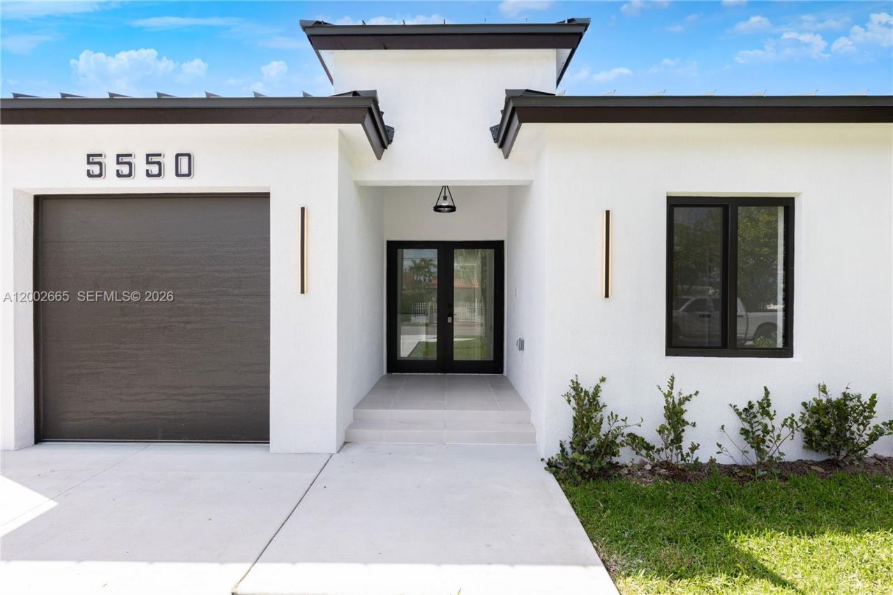 5550 SW 4th St, Miami, FL 33134 Photo