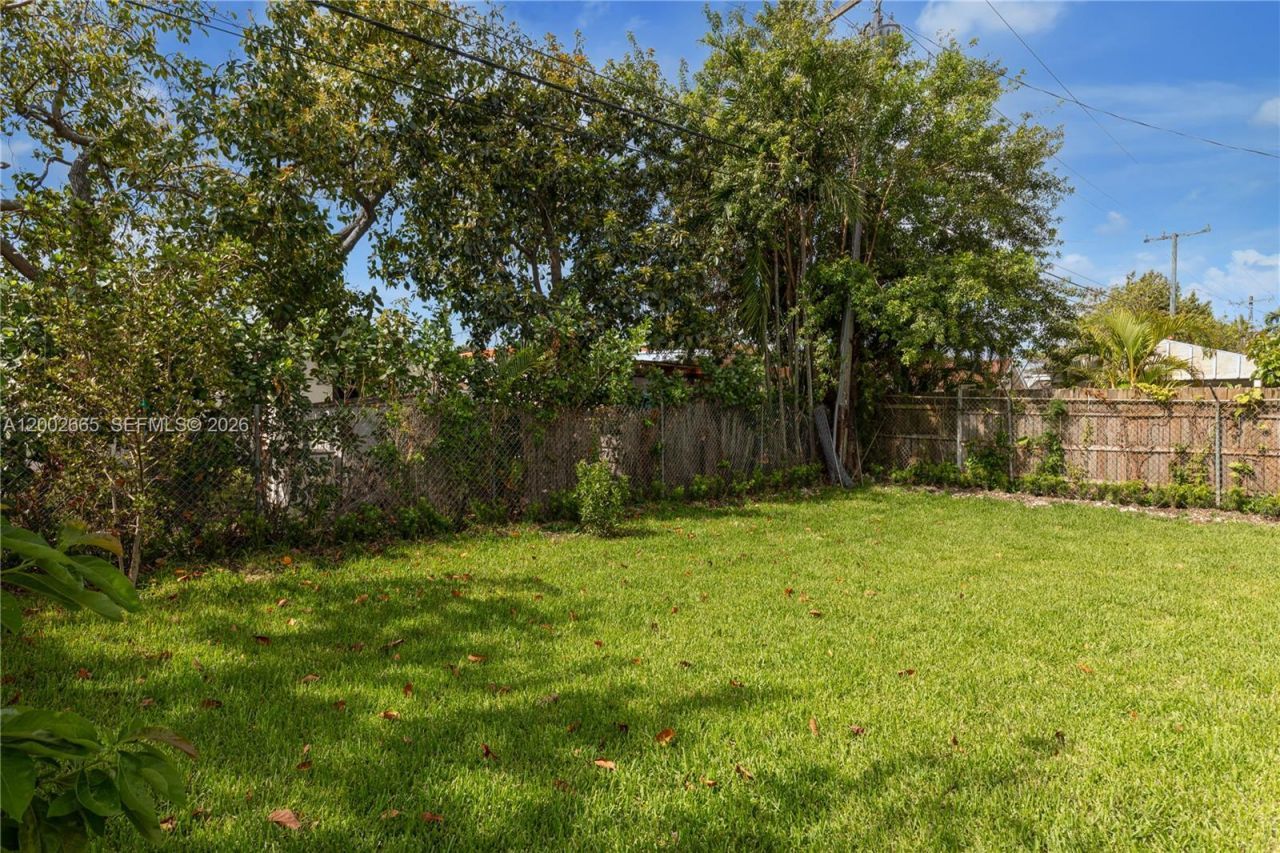 5550 SW 4th St, Miami, FL 33134 Photo