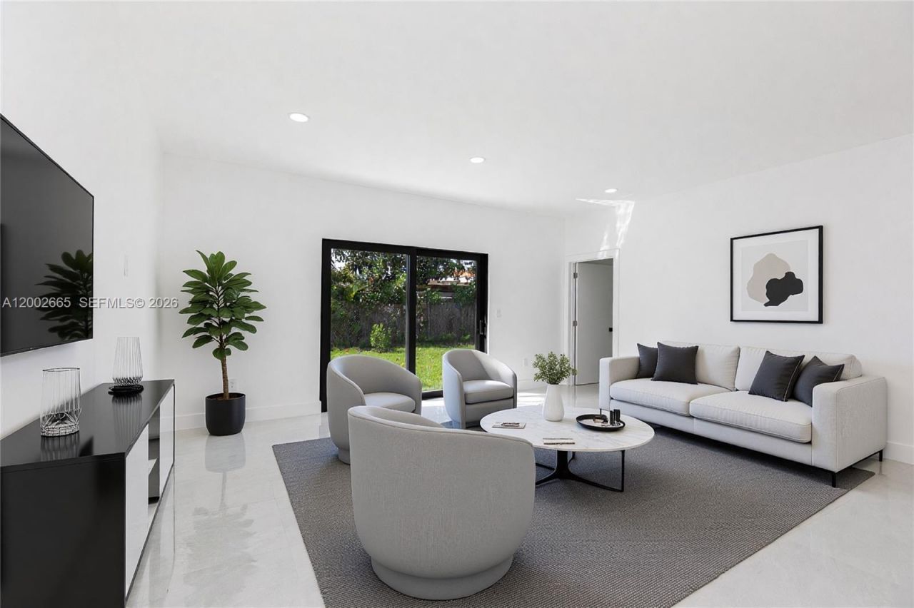 5550 SW 4th St, Miami, FL 33134 Photo