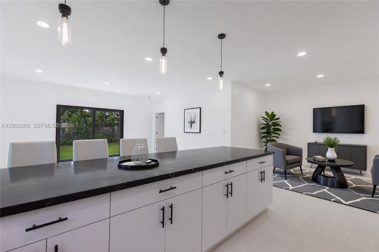 5550 SW 4th St, Miami, FL 33134 Photo