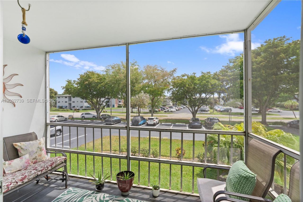 1000 Hillcrest Ct, Unit 214, Hollywood, FL 33021 Photo