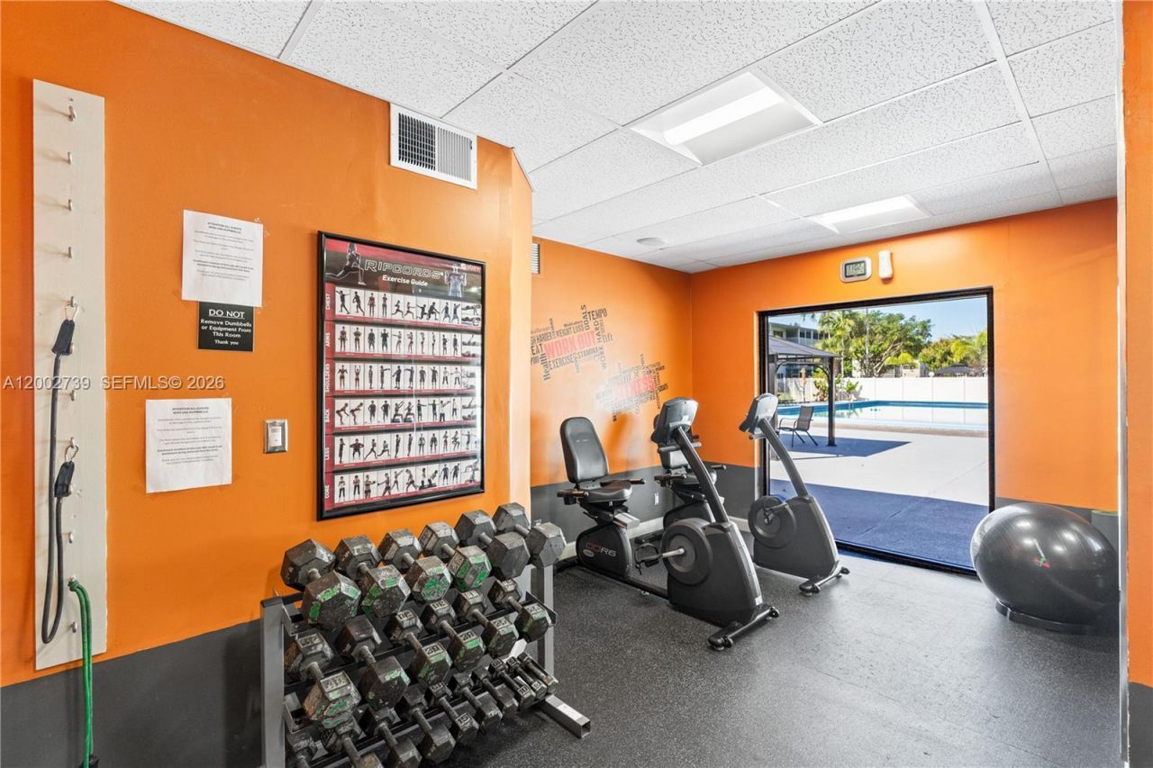 1000 Hillcrest Ct, Unit 214, Hollywood, FL 33021 Photo