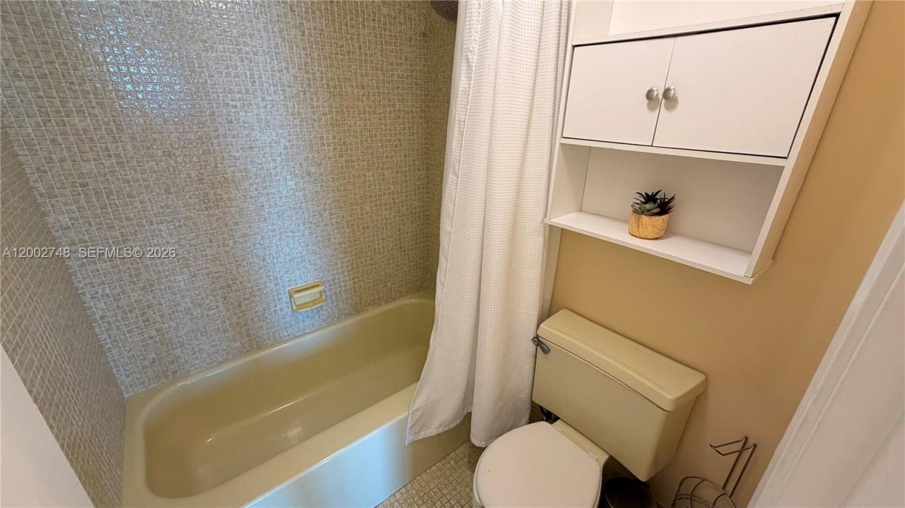 1351 NE Miami Gardens Dr, Unit 902E, Miami, FL 33179 Photo