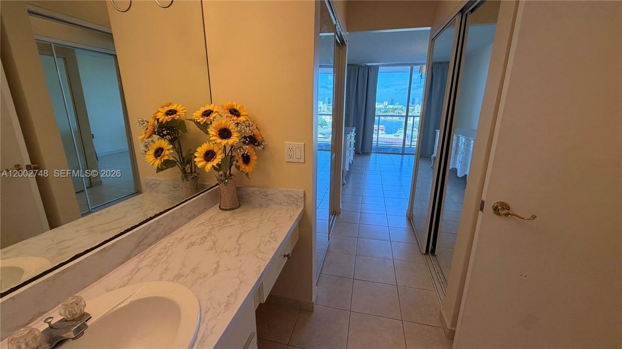 1351 NE Miami Gardens Dr, Unit 902E, Miami, FL 33179 Photo