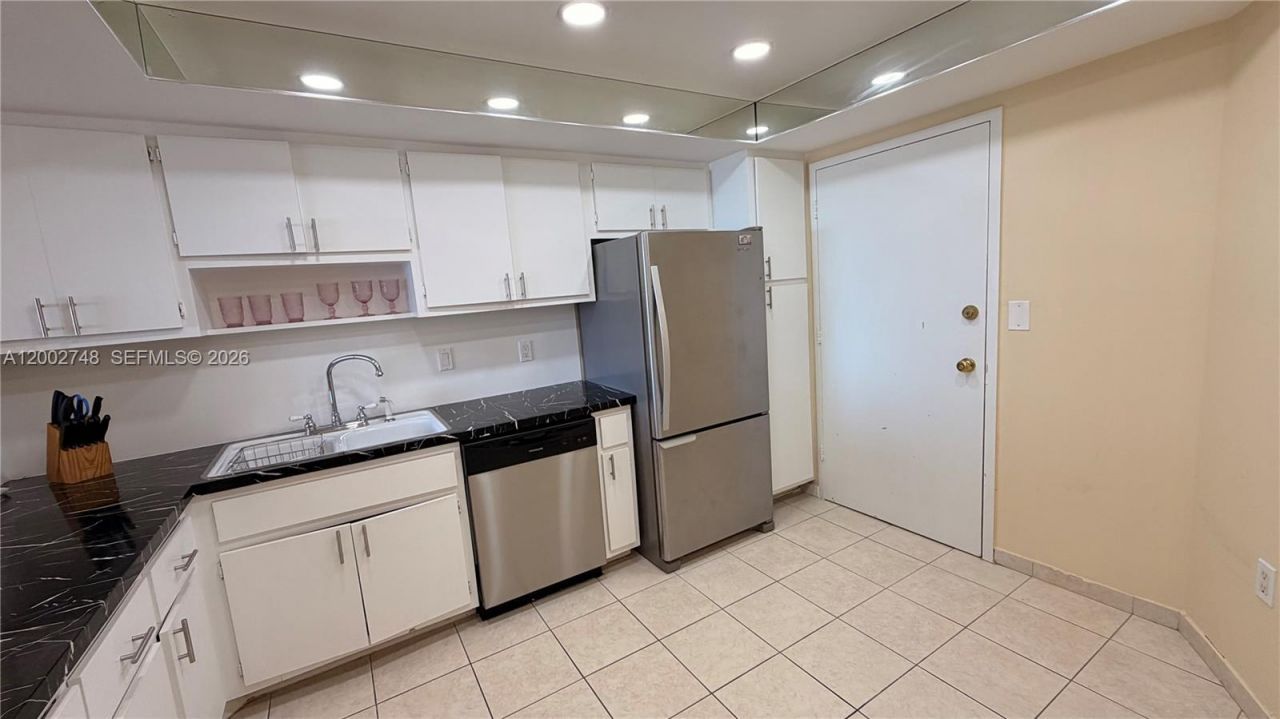 1351 NE Miami Gardens Dr, Unit 902E, Miami, FL 33179 Photo