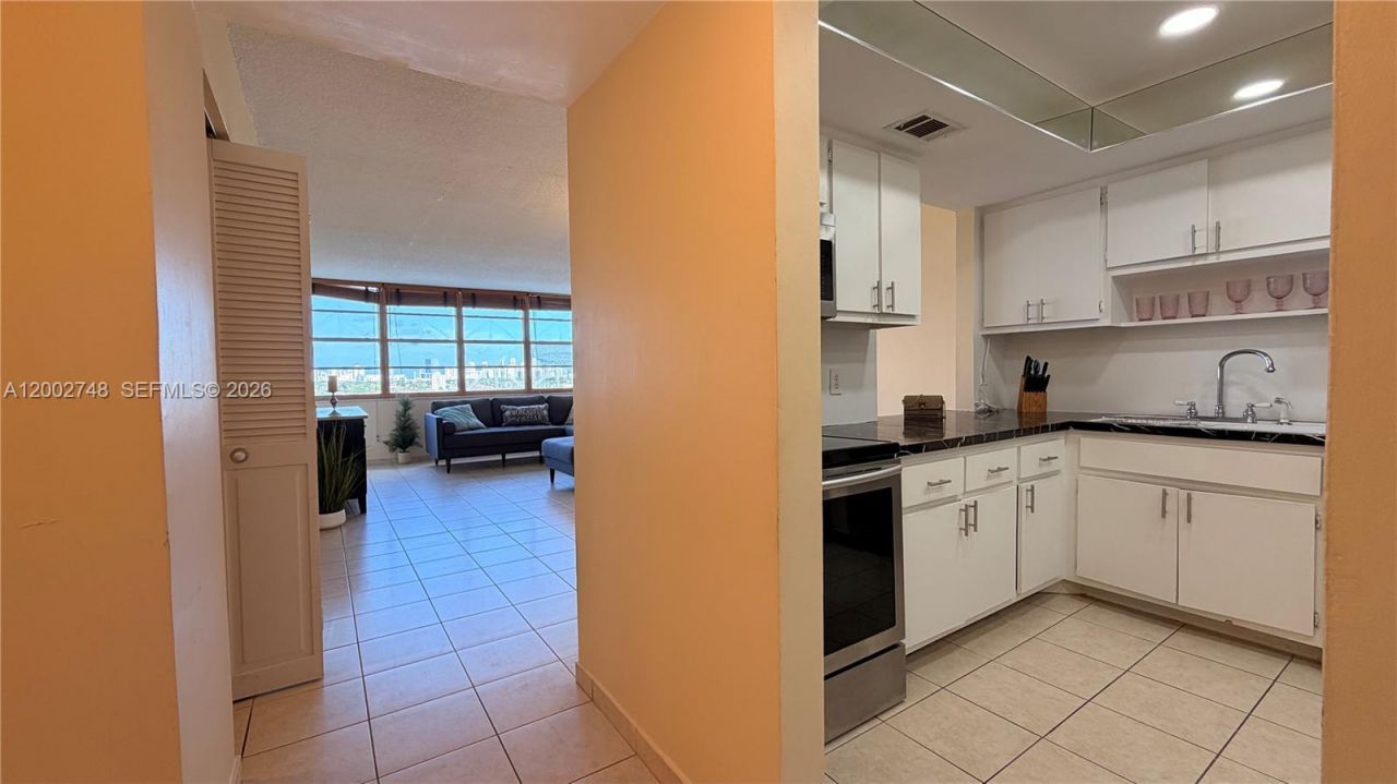 1351 NE Miami Gardens Dr, Unit 902E, Miami, FL 33179 Photo