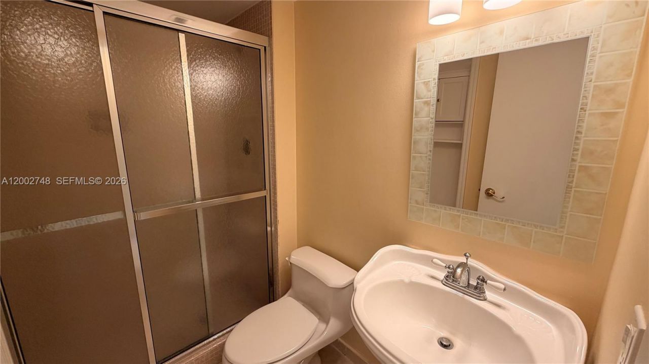 1351 NE Miami Gardens Dr, Unit 902E, Miami, FL 33179 Photo