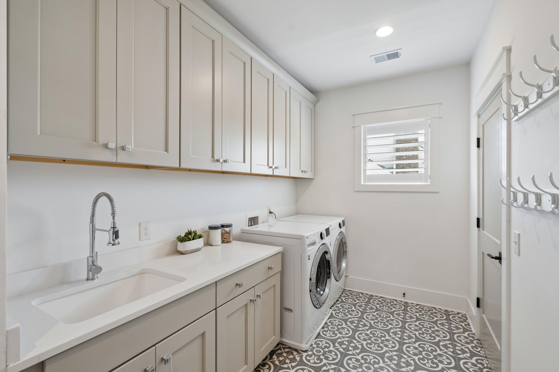 305 Gunboat Lane Photo 55