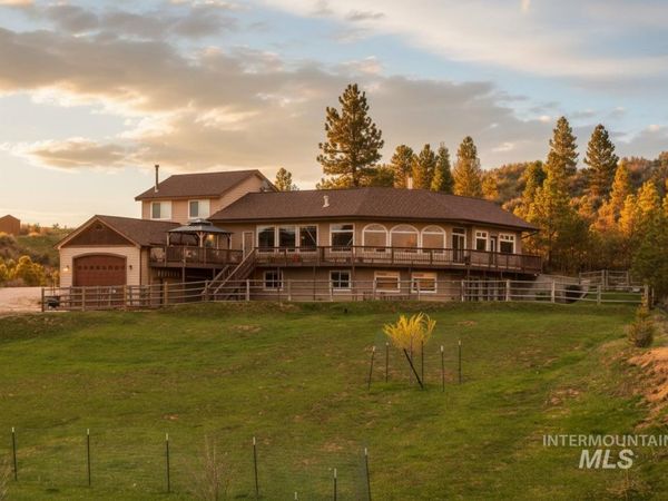 65 Peregrine Dr, Boise, ID 83716