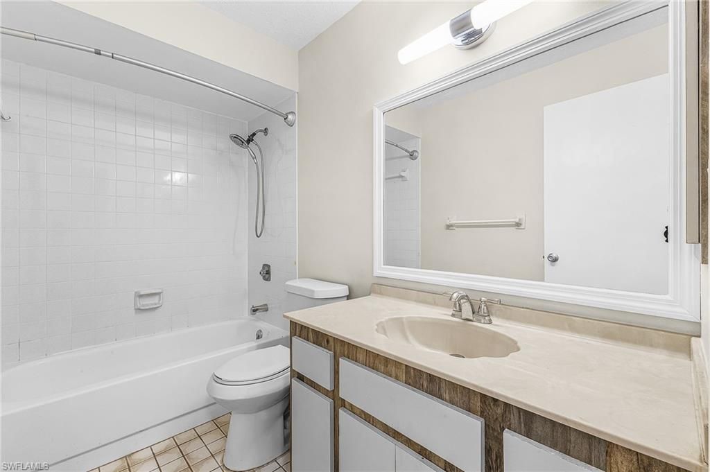 3906 SE 11th Pl, Unit 604, Cape Coral, FL 33904 Photo