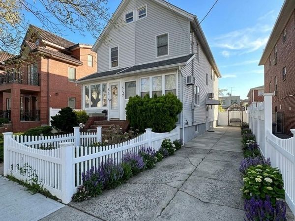 46-28 162nd Street , Fresh Meadows, NY 11358