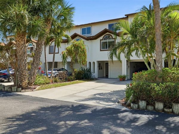 381 MADEIRA CIRCLE , TIERRA VERDE, FL 33715