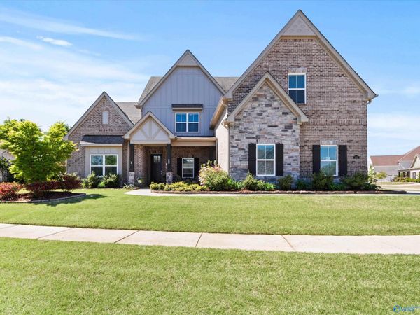 105 Willow Lake Circle SW, Huntsville, AL 35824