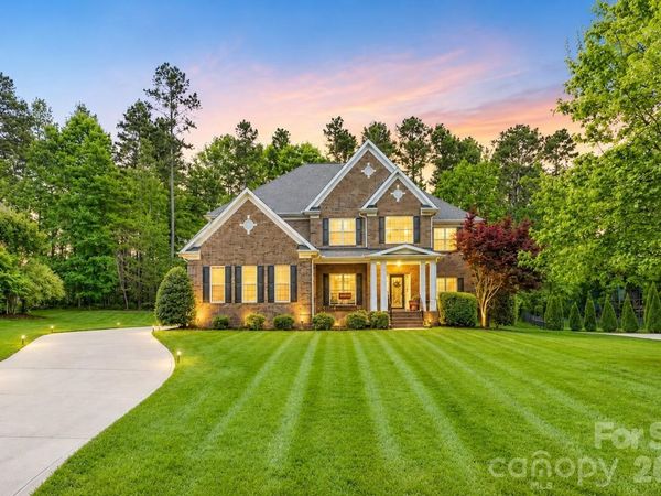 807 Crown Vista Court, Wesley Chapel, NC 28110