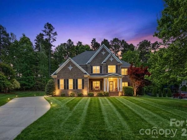 807 Crown Vista Court , Wesley Chapel, NC 28110