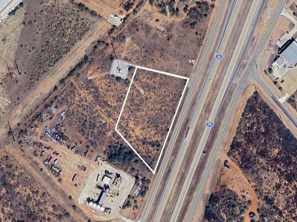 2300 S INTERSTATE 35, Cotulla, TX 78014