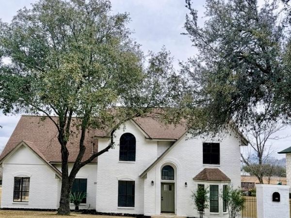 207 River, Castroville, TX 78009