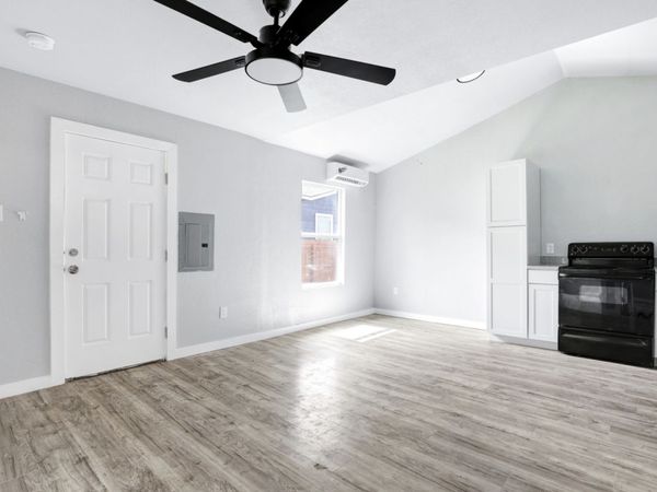 151 Hopi, San Antonio, TX 78211