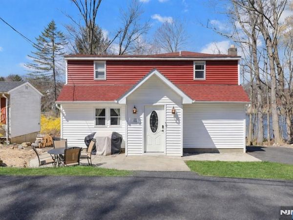 23 Upper Mountain Glen Lake Drive, WEST MILFORD, NJ 07480