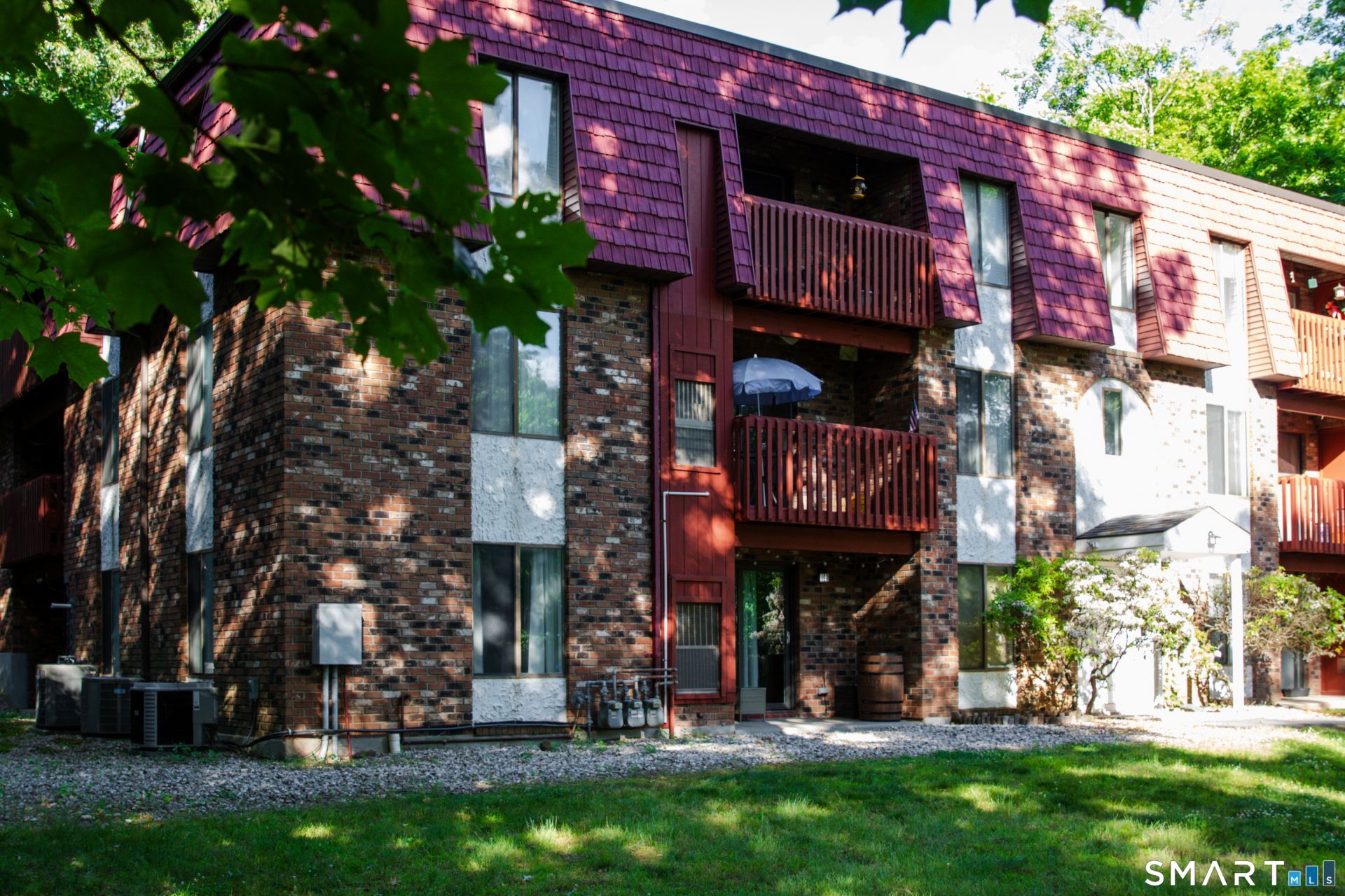 10 Woodsedge, Unit 1A, Newington, CT 06111 Main Photo