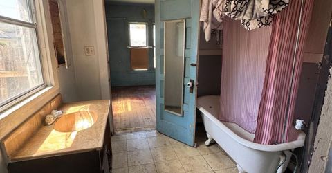 4005 San Carlos Way, Sacramento, CA 95820 Photo