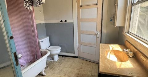 4005 San Carlos Way, Sacramento, CA 95820 Photo