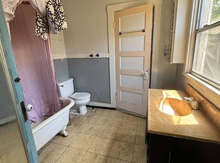 4005 San Carlos Way, Sacramento, CA 95820 Photo