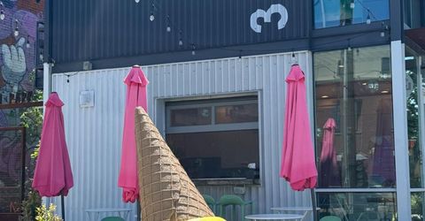 4005 San Carlos Way, Sacramento, CA 95820 Photo