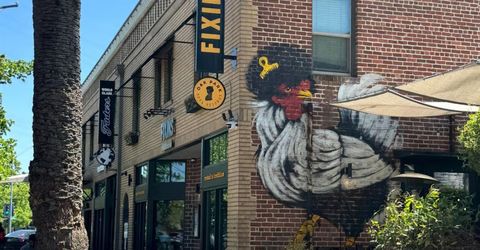 4005 San Carlos Way, Sacramento, CA 95820 Photo