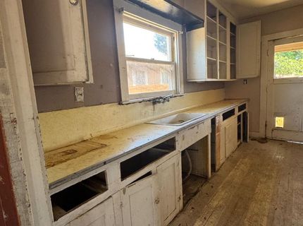 4005 San Carlos Way, Sacramento, CA 95820 Photo