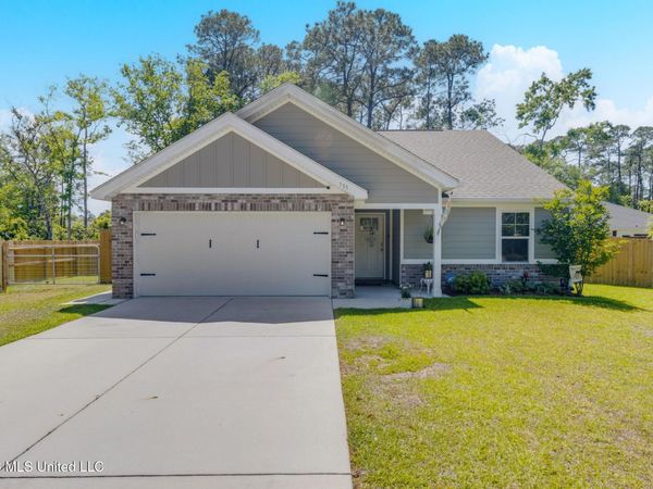 515 Peach Street, Ocean Springs, MS 39564