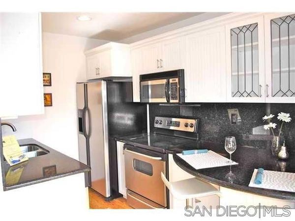 853 Thomas, Unit 11, San Diego, CA 92109