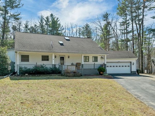 3 Lancaster Drive, Londonderry, NH 03053