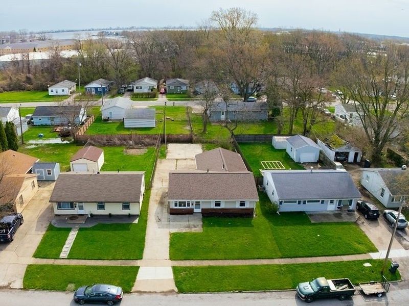 1310 E Larchmont Drive, Sandusky, OH 44870 Photo 3