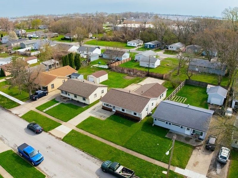 1310 E Larchmont Drive, Sandusky, OH 44870 Photo 4