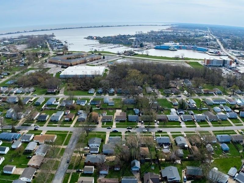 1310 E Larchmont Drive, Sandusky, OH 44870 Photo 46