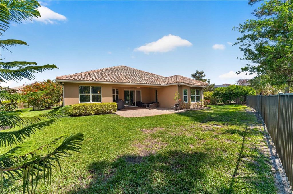 7589 Fieldstone Ranch Square, Vero Beach, FL 32967 Photo