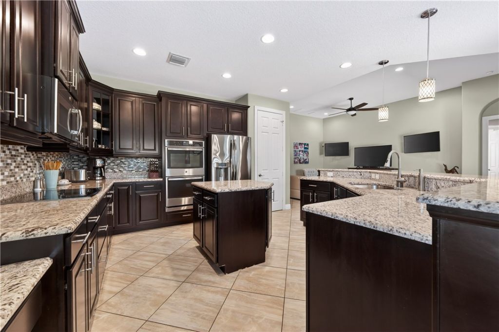 7589 Fieldstone Ranch Square, Vero Beach, FL 32967 Photo