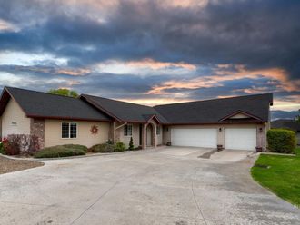 2520 E 3707 N Twin Falls, ID 83301