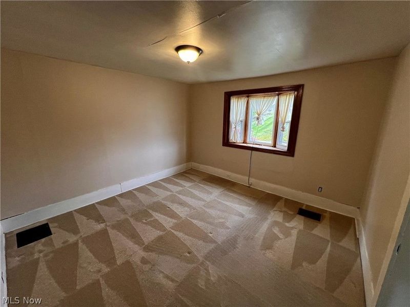 3824 W Main Street, New Waterford, OH 44445 Photo 8