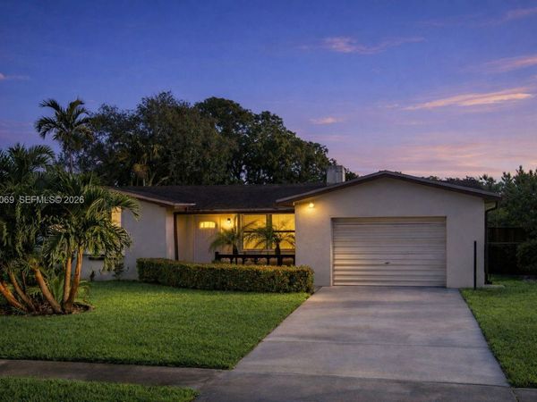 4323 Harrison St , Hollywood, FL 33021