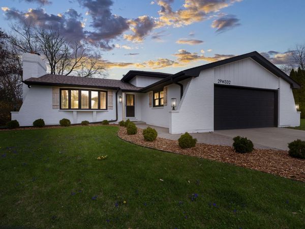 29W332 Mark Drive , Naperville, IL 60564