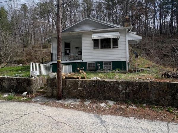 1112 Stovall Street, Bluefield, WV 24701