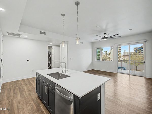 3131 N CENTRAL Avenue, Unit 4011, Phoenix, AZ 85012